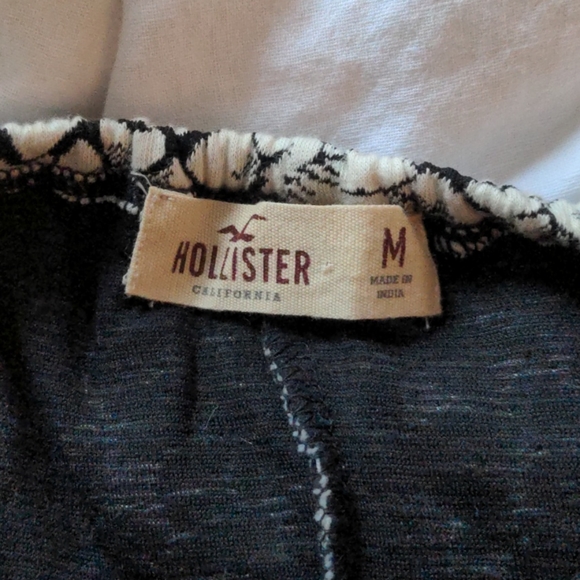 Hollister Black and White Quarter Sleeve Floral Dress - Picture 3 of 4